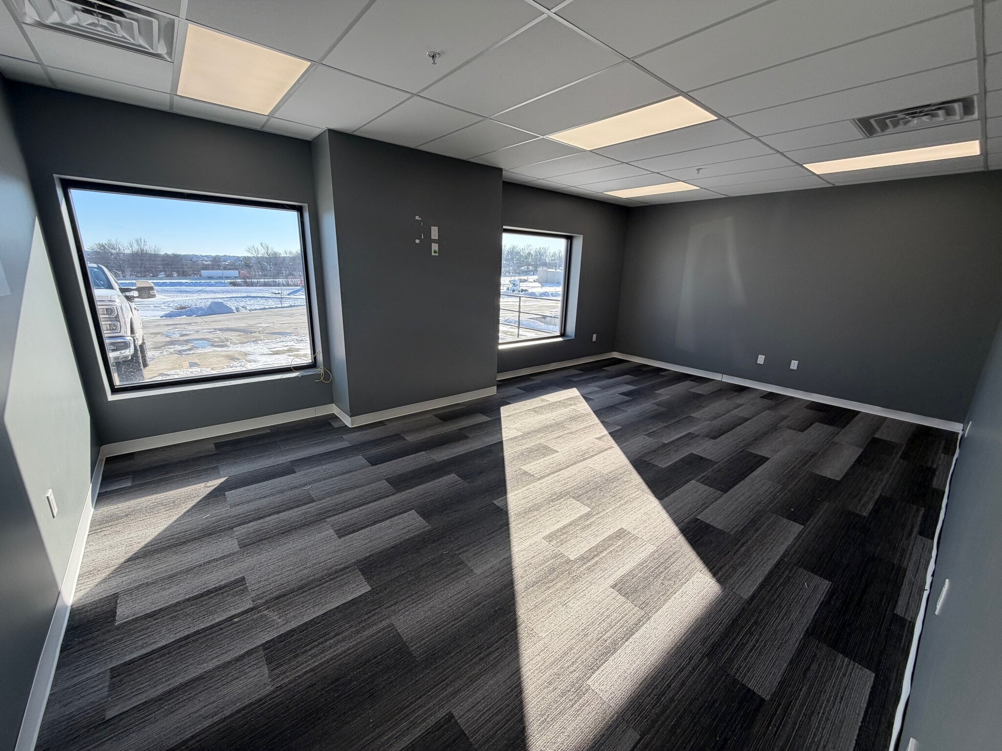 1450 Olympic, Grain Valley, MO for lease Interior Photo- Image 1 of 8