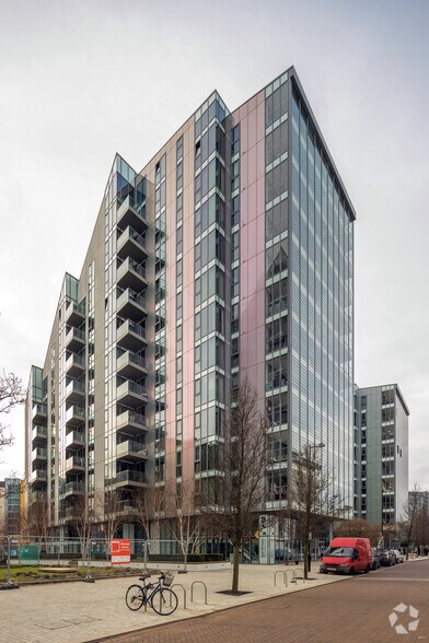 5 Eastfields Av, Londres à louer - Photo du bâtiment - Image 2 de 12