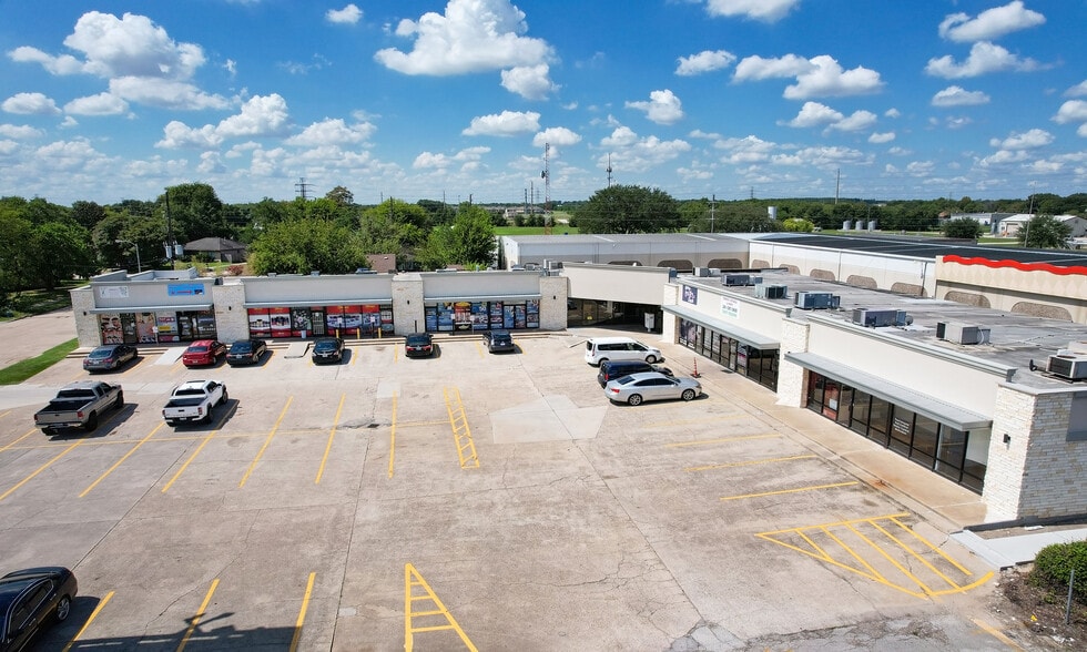 12403 Veterans Memorial, Houston, TX for lease - Building Photo - Image 3 of 5