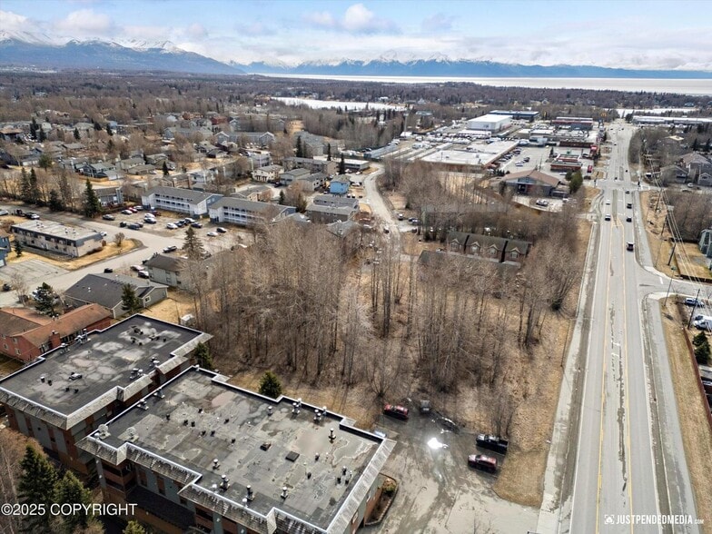 8525 Jewel Lake rd, Anchorage, AK à vendre - Aérien - Image 2 de 9