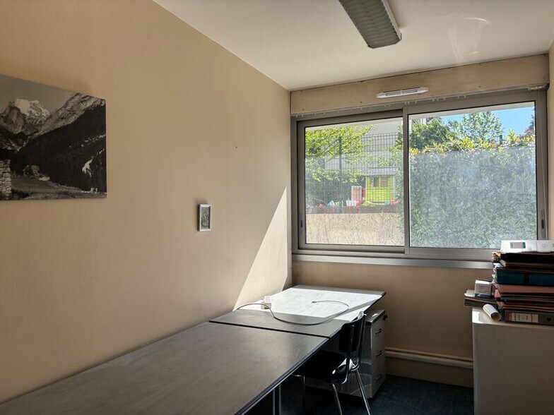 Office in Lyon for sale - Interior Photo - Image 3 of 9