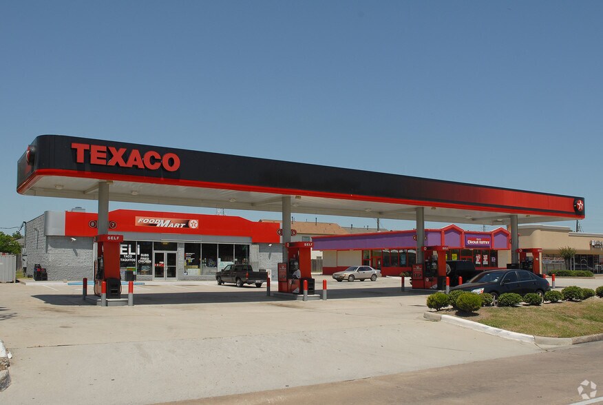 12011 Bammel North Houston Rd, Houston, TX for lease - Building Photo - Image 2 of 4