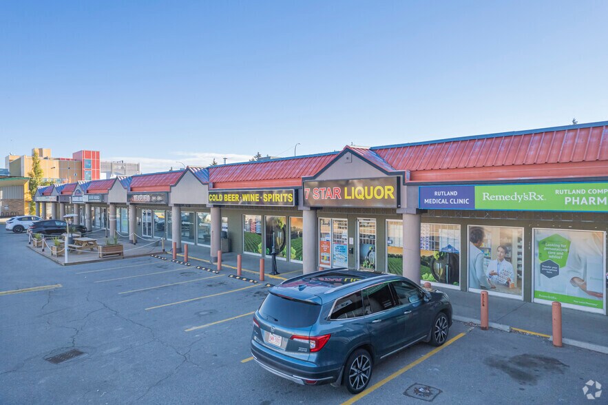 4604 R 37th St SW, Calgary, AB for sale - Primary Photo - Image 1 of 1