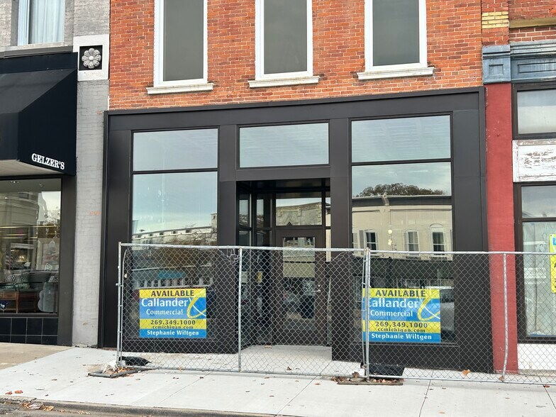 104 N Howell St, Hillsdale, MI à louer - Photo du bâtiment - Image 2 de 4