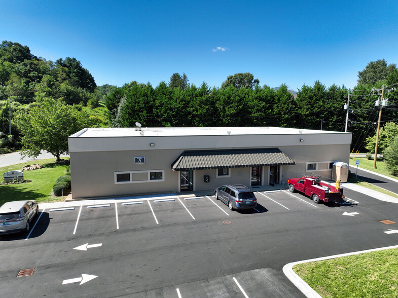 9 Haywood Office Park, Waynesville, NC for lease - Building Photo - Image 1 of 8