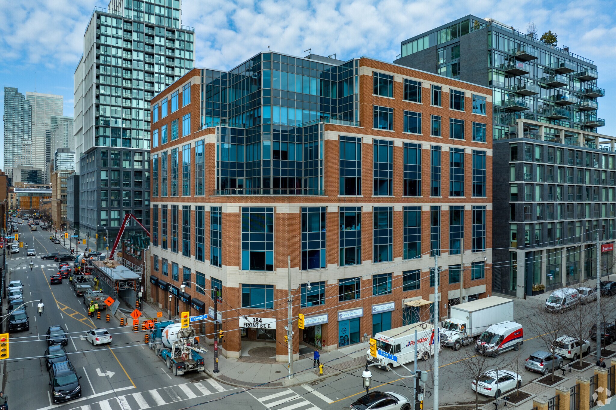 184 Front St E, Toronto, ON à louer Photo du bâtiment- Image 1 de 13