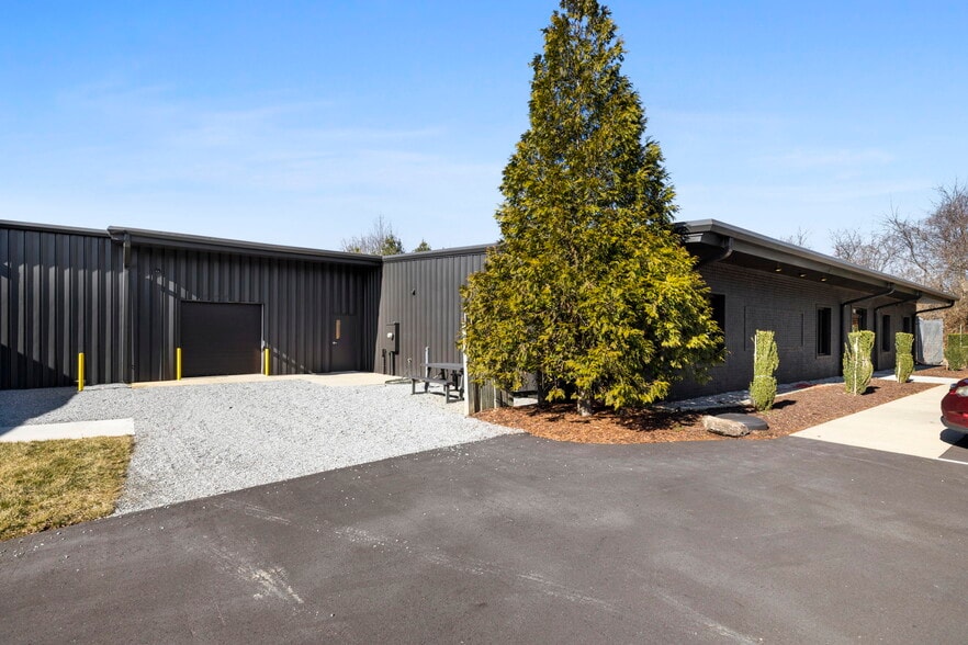 110 Commercial Blvd, Flat Rock, NC for lease - Building Photo - Image 3 of 44