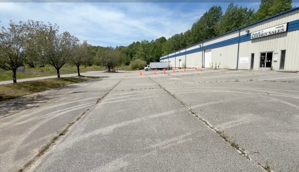 1075 Willow Industrial Ct, Cookeville, TN for sale - Building Photo - Image 3 of 10