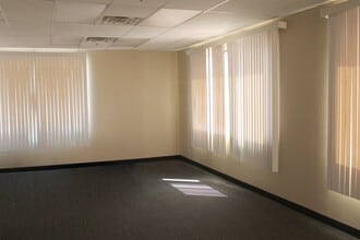 2920 N Green Valley Pky, Henderson, NV for sale Interior Photo- Image 2 of 4