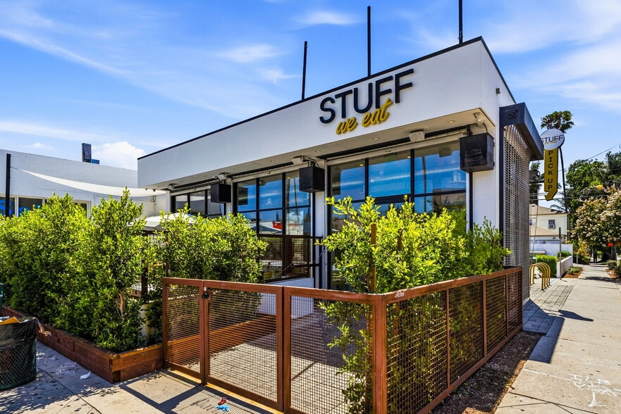 465 N Fairfax Ave, Los Angeles, CA for lease - Building Photo - Image 3 of 43