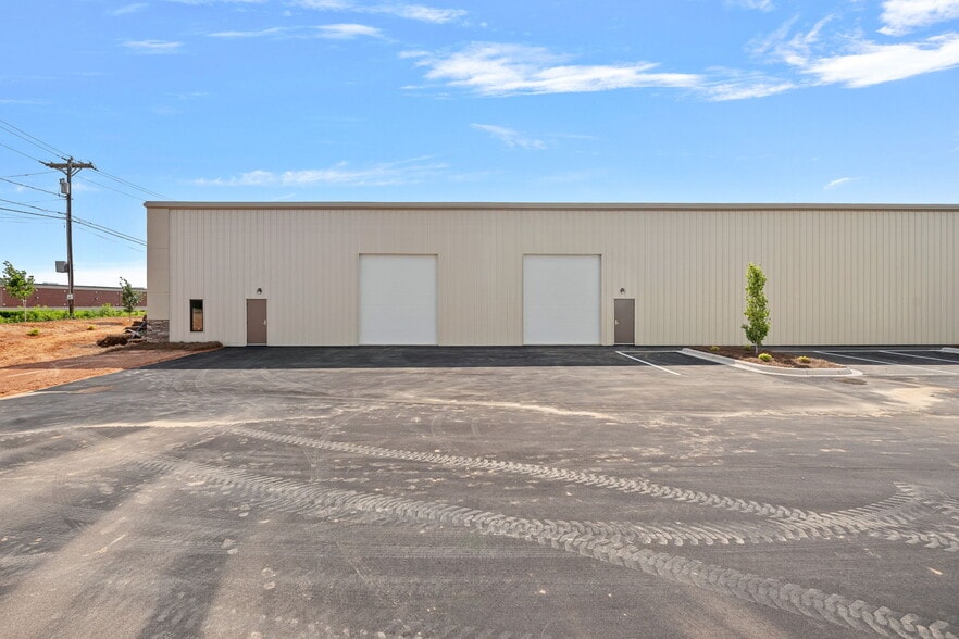 115 Overhill Dr, Mooresville, NC for lease - Building Photo - Image 3 of 13