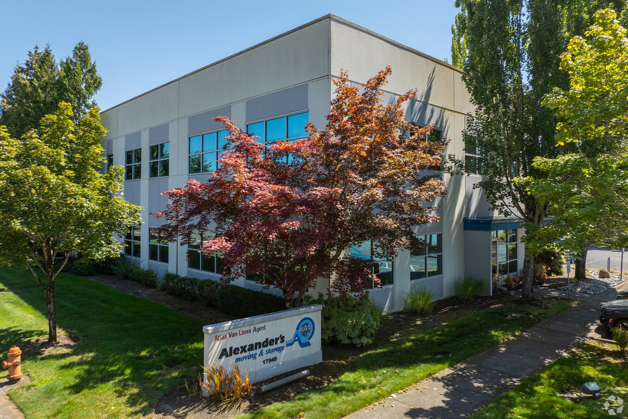 17948 NE Riverside Pky, Portland, OR for lease Primary Photo- Image 1 of 6