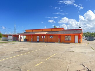 Plus de détails pour 423 W Plantation Dr, Clute, TX - Vente au détail à vendre