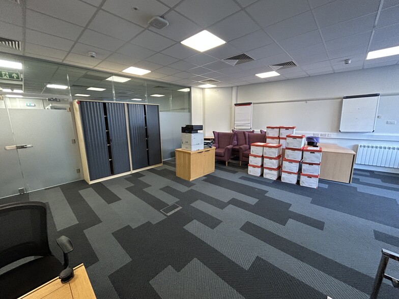 46 Castle St, Aberdeen for lease - Building Photo - Image 2 of 3