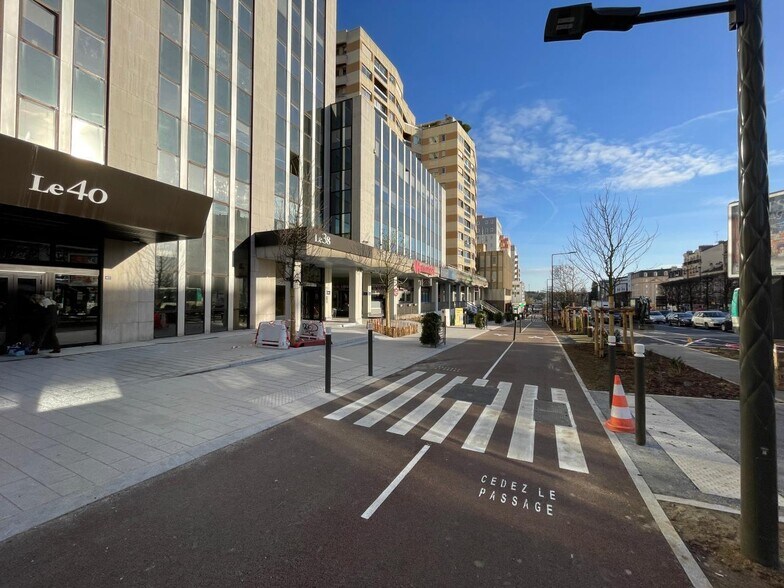 40 Boulevard Henri Sellier, Suresnes à louer - Photo du bâtiment - Image 3 de 19