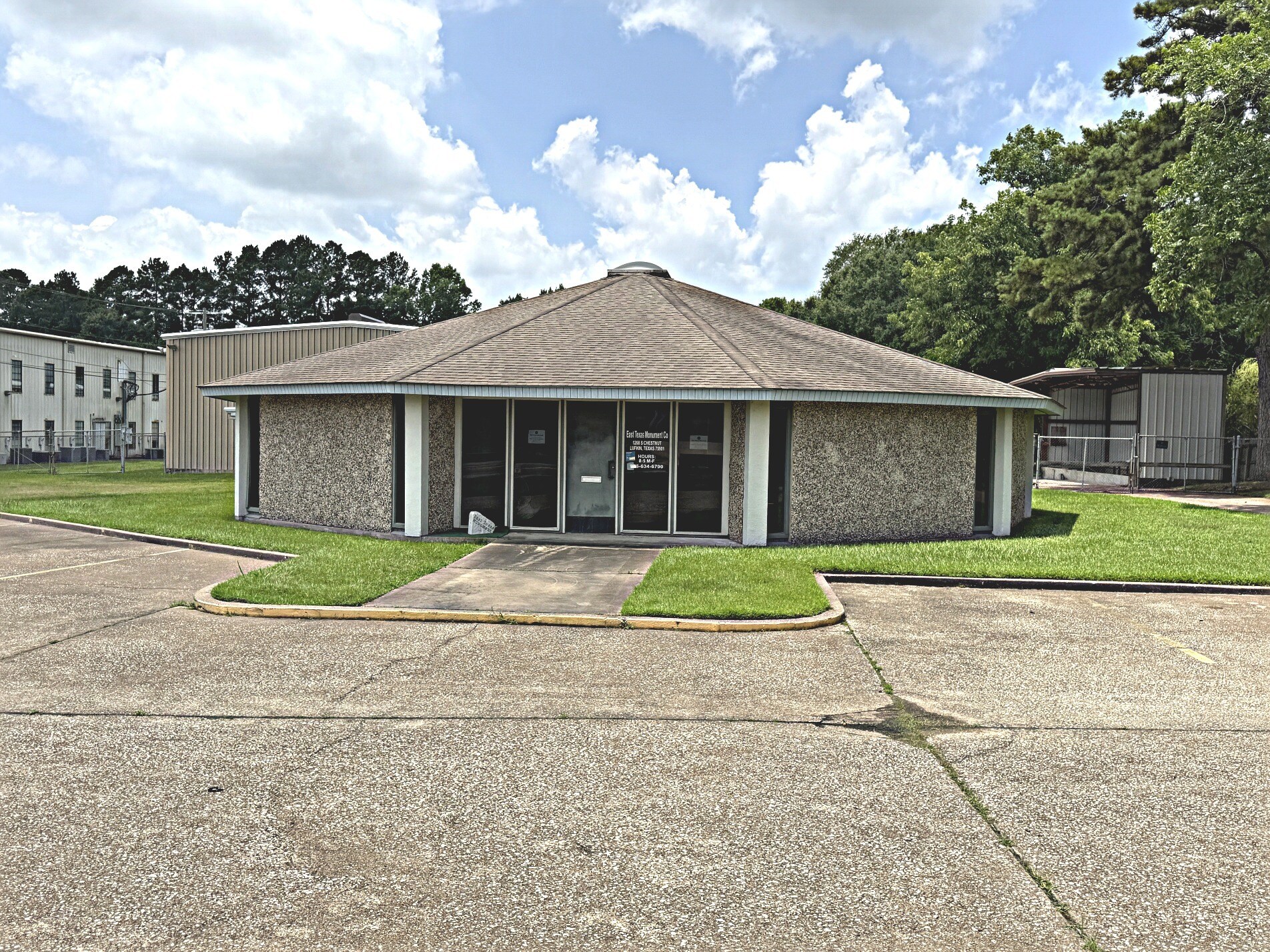 1208 S Chestnut St, Lufkin, TX à vendre Photo du bâtiment- Image 1 de 109