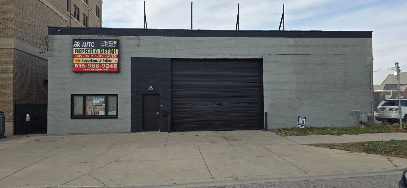 425 Turner Ave NW, Grand Rapids, MI for sale Primary Photo- Image 1 of 35