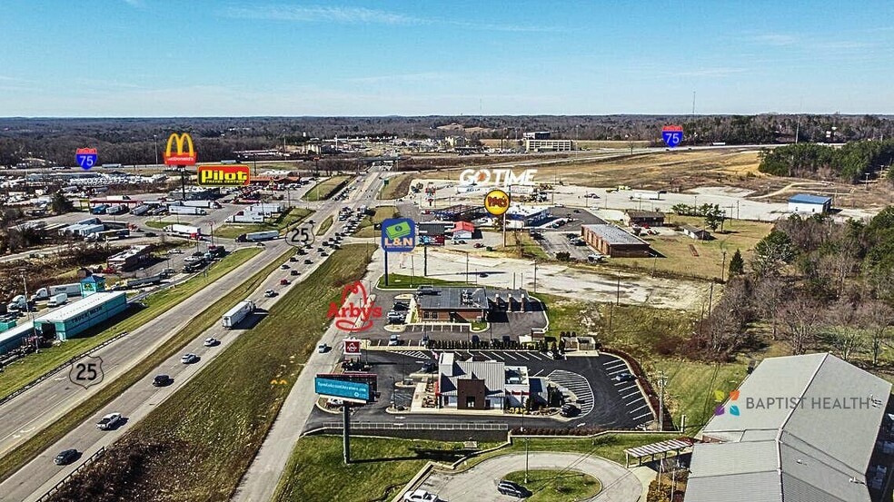 298 W Cumberland Gap Pky, Corbin, KY for sale - Building Photo - Image 2 of 11