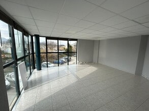 Bureau dans Aubagne à louer Photo intérieure- Image 1 de 4