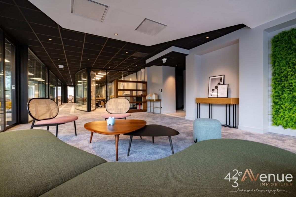 Office in Saint-Étienne for lease Lobby- Image 1 of 11