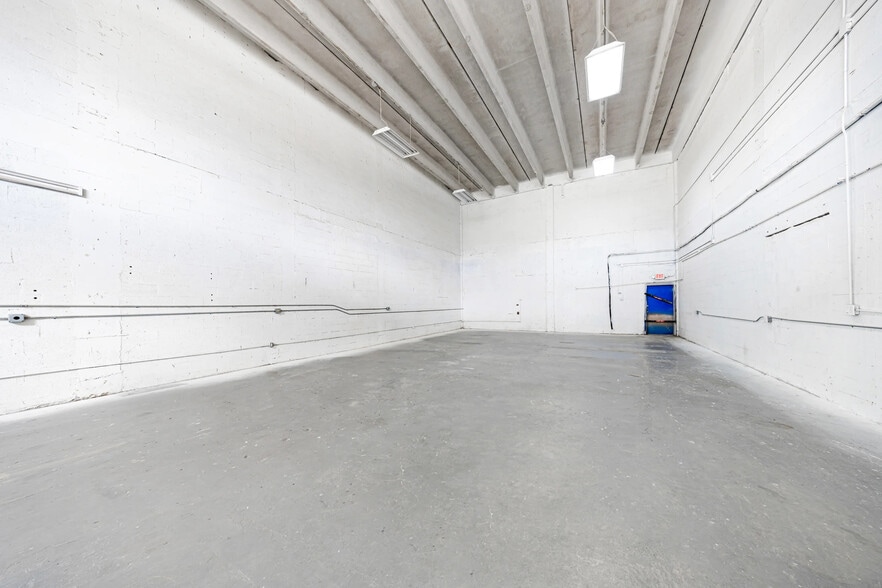 1373 NW 97th Ave, Miami, FL for lease - Building Photo - Image 2 of 10