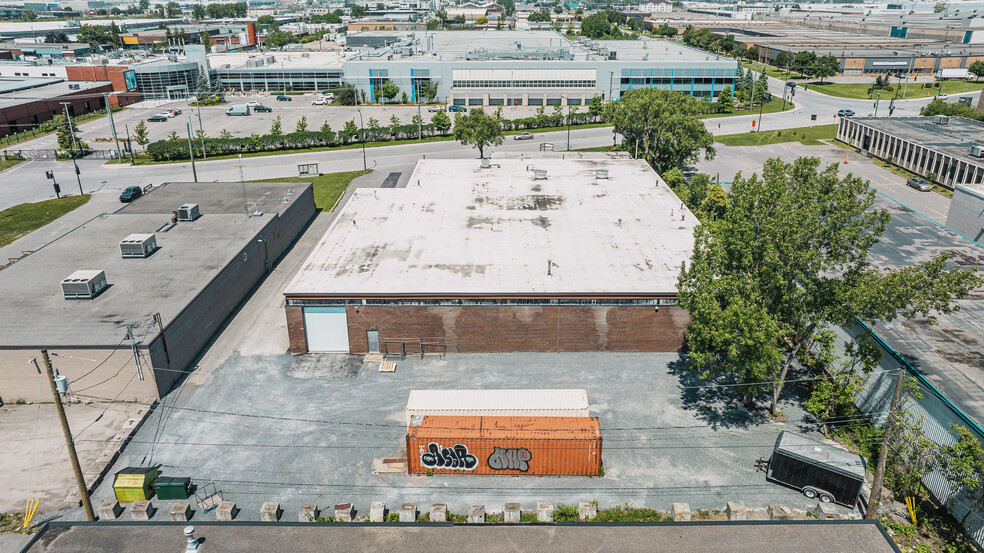 4800 Rue Hickmore, Saint-Laurent, QC for lease - Building Photo - Image 3 of 7