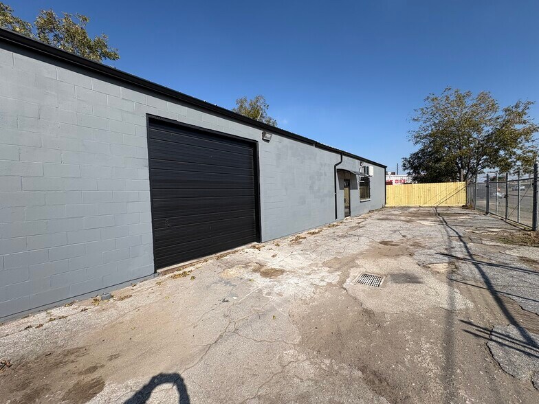 6251 Griggs Rd, Houston, TX à vendre - Photo du bâtiment - Image 2 de 14