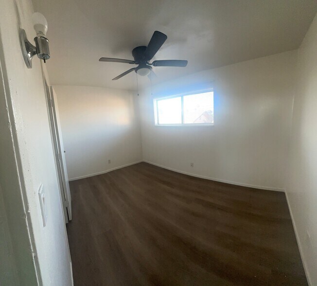 1236-1238 W 90th Pl, Los Angeles, CA à vendre - Photo intérieure - Image 3 de 26