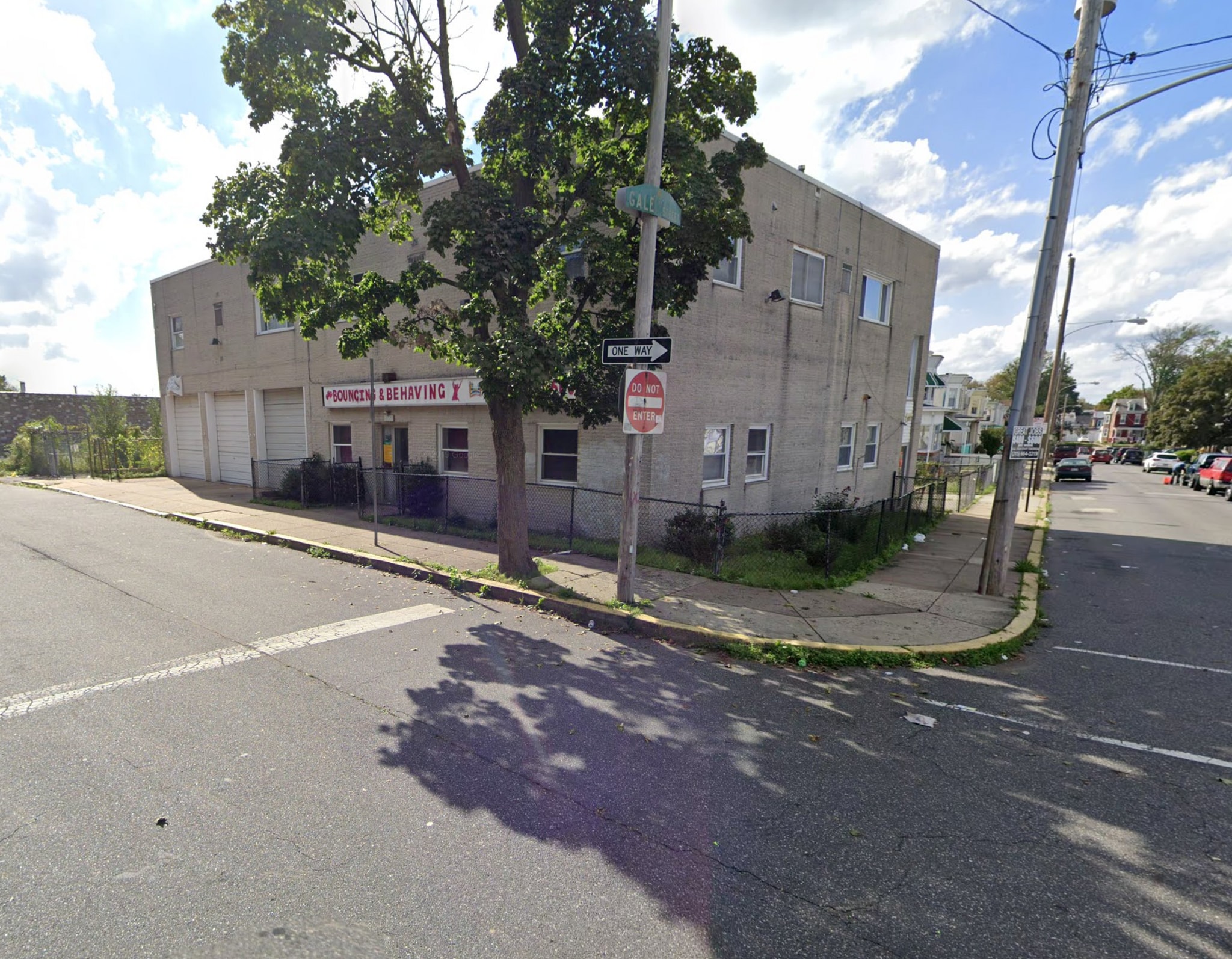 100-102 W Gale St + 101 W Clarkson +5500 portfolio of 3 properties for sale on LoopNet.ca Building Photo- Image 1 of 6