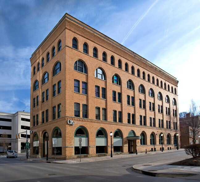 10 Hale St, Charleston, WV à vendre - Photo du bâtiment - Image 1 de 18