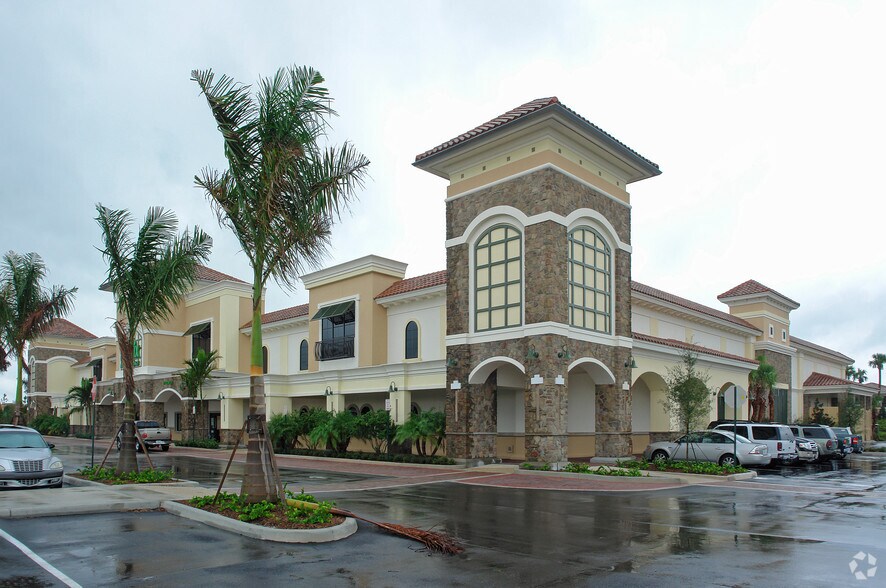 7805-8095 N University Dr, Pompano Beach, FL à louer - Photo du bâtiment - Image 3 de 8