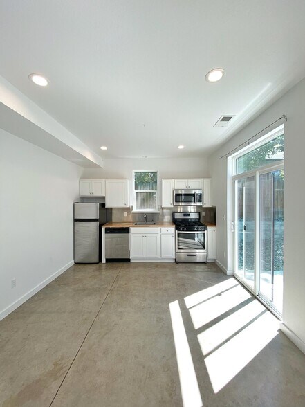 446 Roberts St, Reno, NV à vendre - Photo du bâtiment - Image 2 de 15