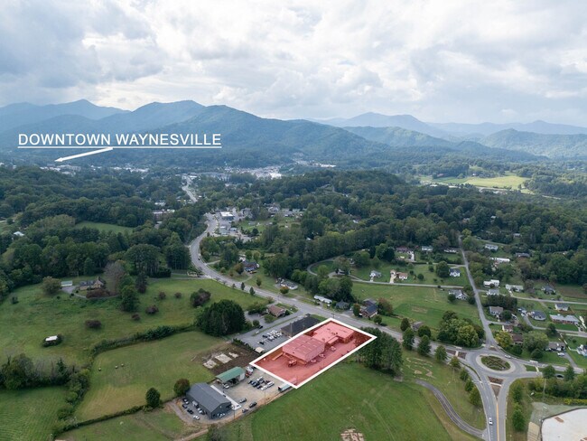 Plus de détails pour 30 New Treads Dr., Waynesville, NC - Flex à vendre