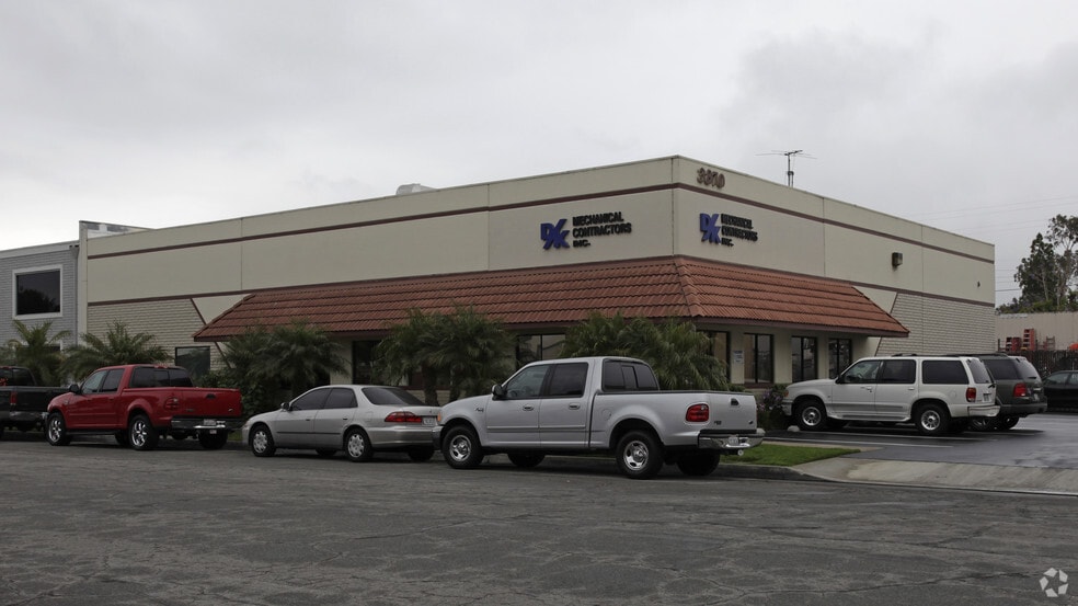 3870 E Eagle Dr, Anaheim, CA for lease - Building Photo - Image 3 of 7