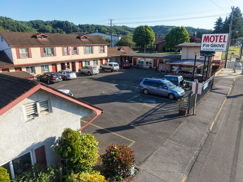 2178 Winchester Ave, Reedsport, OR à vendre - Photo du bâtiment - Image 2 de 28