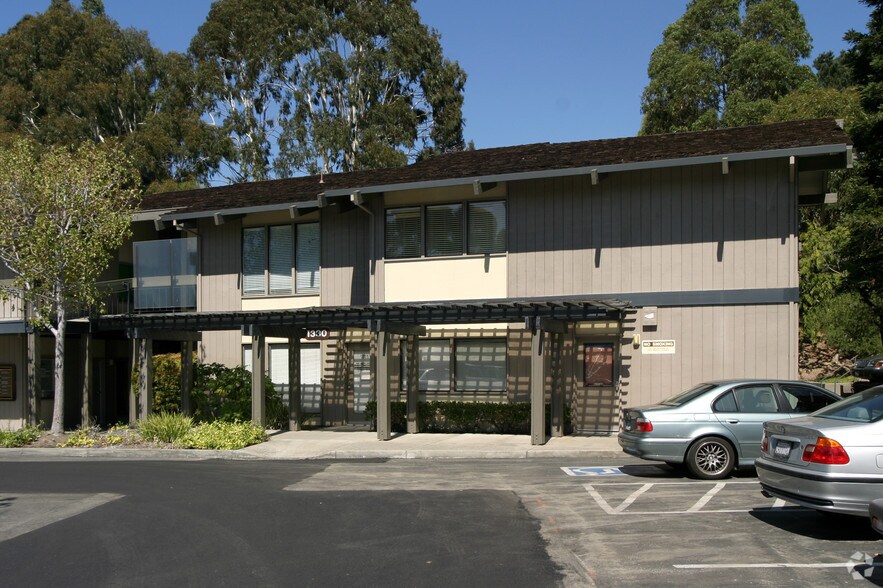 1330 Tara Hills Dr, Pinole, CA à vendre - Photo du bâtiment - Image 2 de 4