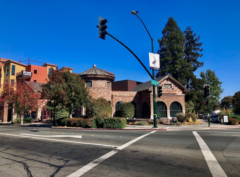 1700 N Main St, Walnut Creek, CA for lease - Building Photo - Image 2 of 19