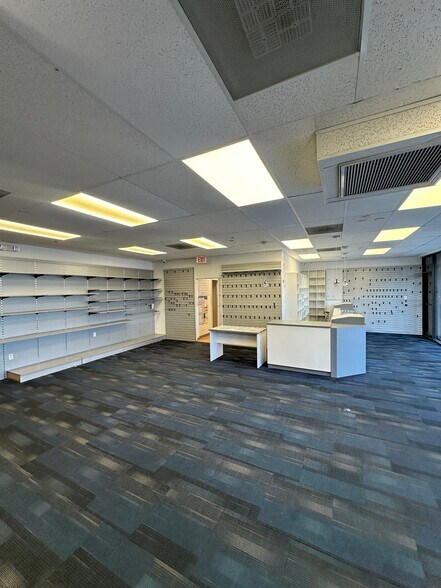 29 N Federal Hwy, Hallandale Beach, FL à louer - Photo du bâtiment - Image 3 de 12