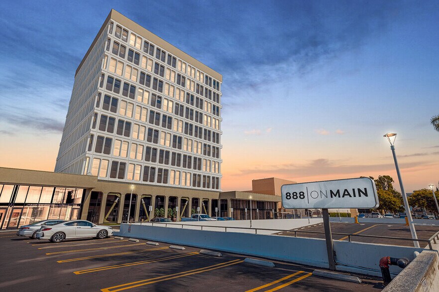888 N Main St, Santa Ana, CA à vendre - Photo du bâtiment - Image 2 de 20