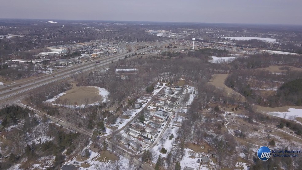 7175 Bishop Rd, Brighton, MI à vendre - Photo du bâtiment - Image 2 de 4