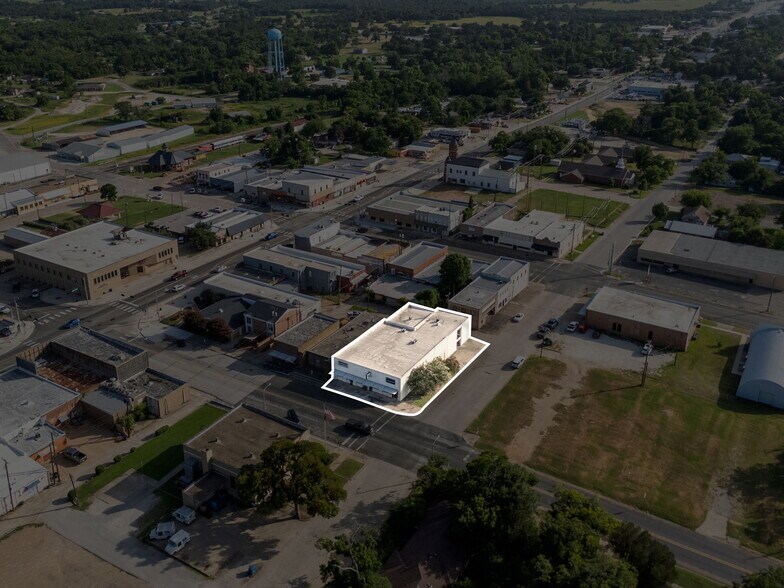 233 Ackerman St, Rockdale, TX à vendre - Photo du bâtiment - Image 1 de 36