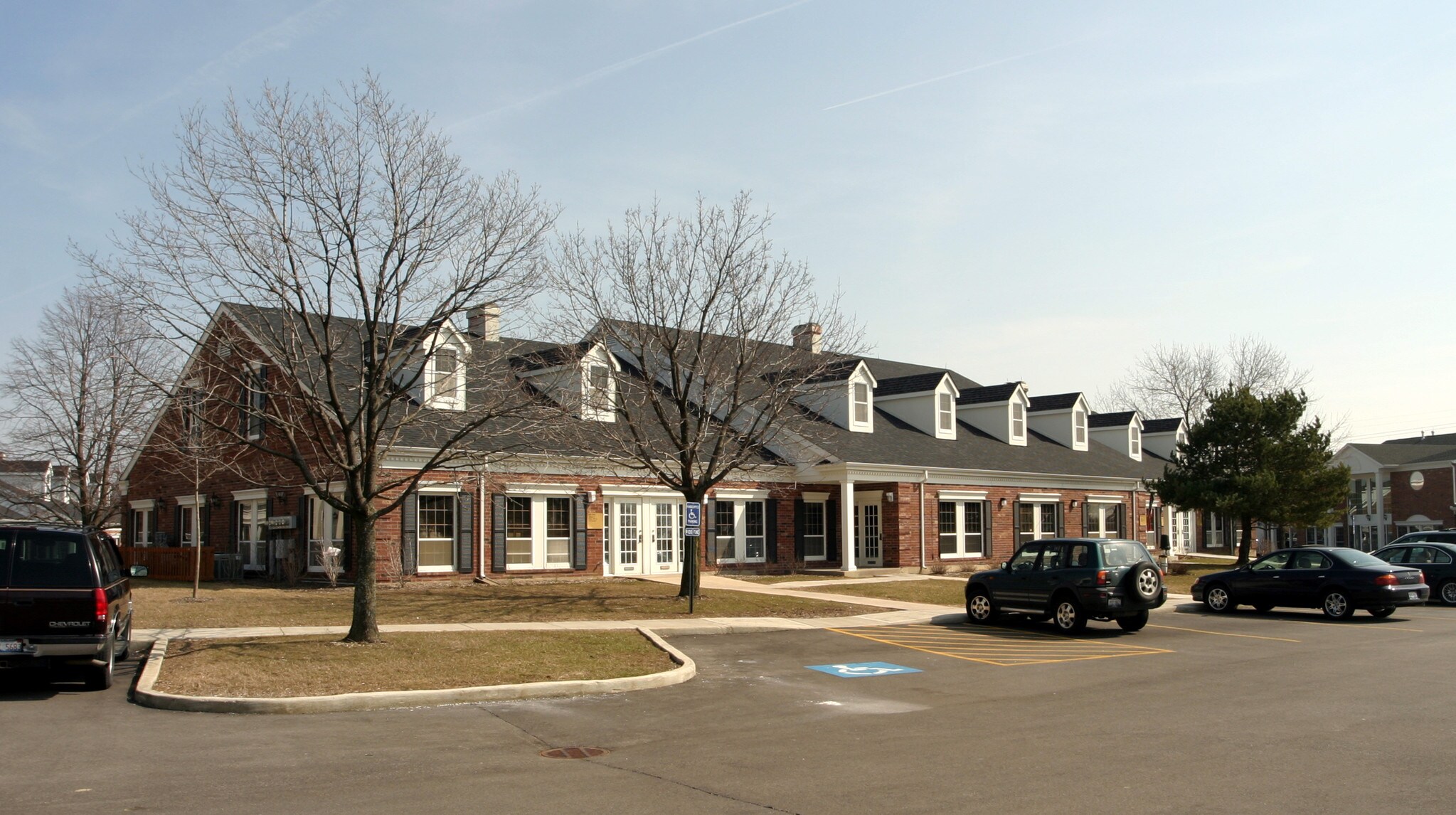 33 W Higgins Rd, South Barrington, IL à vendre Photo du bâtiment- Image 1 de 2