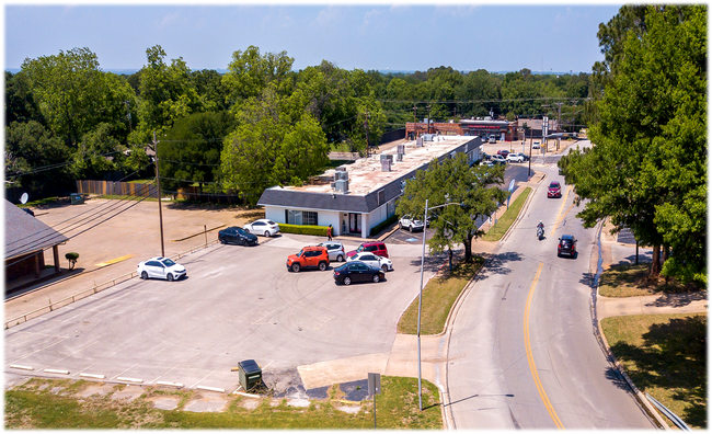 More details for 1012 N Davis Dr, Arlington, TX - Retail for Lease