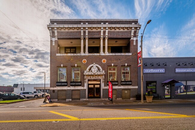 Plus de détails pour 1329 Walnut St, Murphysboro, IL - Bureau à vendre