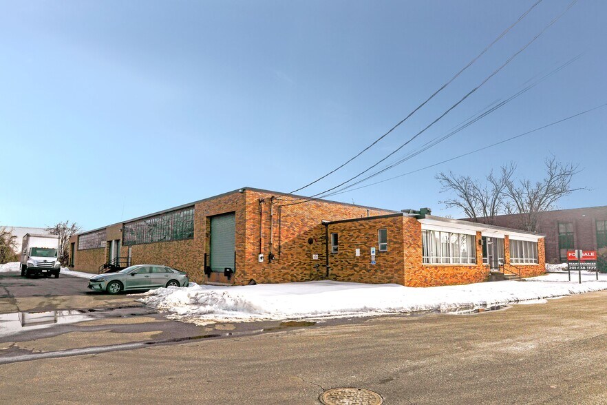 1 Barrett Ave & 10 Willow St portefeuille de 2 propriétés à vendre sur LoopNet.ca - Photo du bâtiment - Image 3 de 10