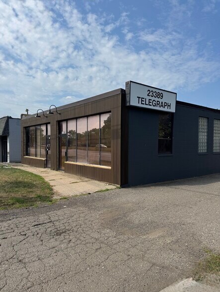 23389-23391 Telegraph Rd, Southfield, MI for lease - Building Photo - Image 1 of 6