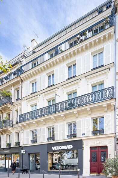 Immeuble residentiel dans Paris à vendre - Photo du bâtiment - Image 2 de 3