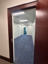 735 Johnnie Dodds Blvd, Mount Pleasant, SC for lease Interior Photo- Image 1 of 7
