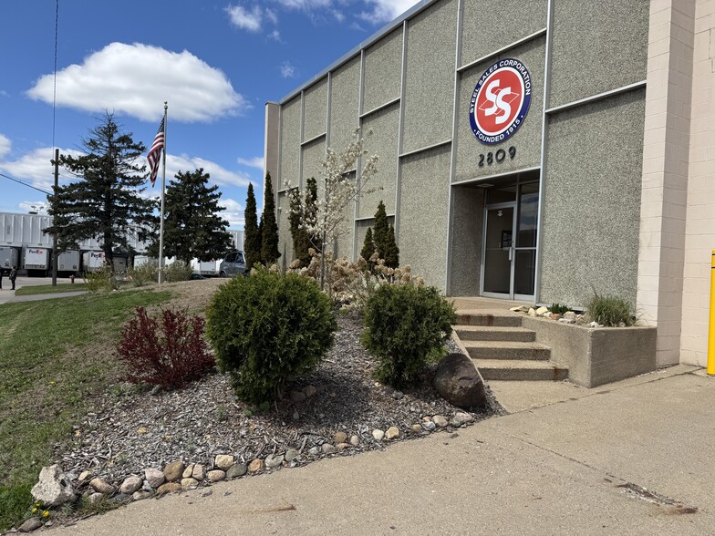 2809 NE Winter St, Minneapolis, MN for sale - Building Photo - Image 2 of 12