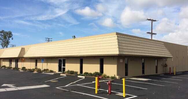 Plus de détails pour 18231-18259 Mount Baldy Cir, Fountain Valley, CA - Industriel à louer